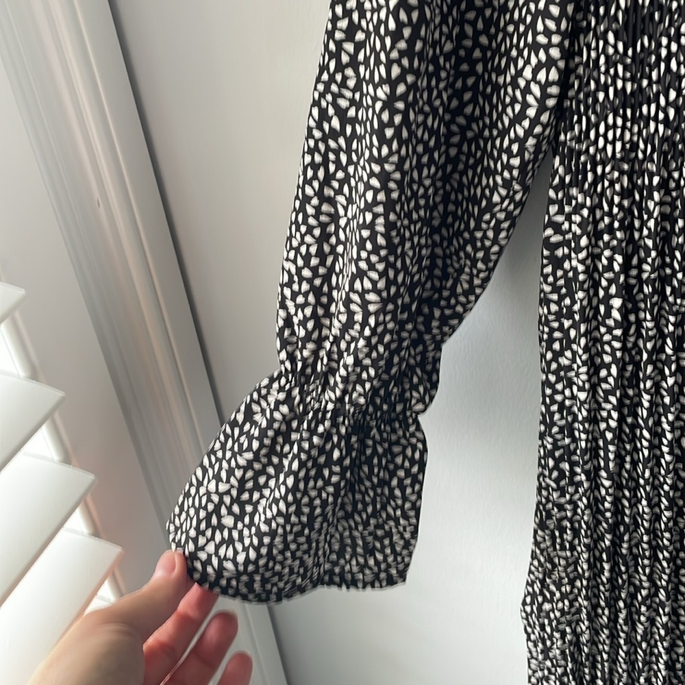 Indie & Co Remi Dot Dress - Picture 9 of 14